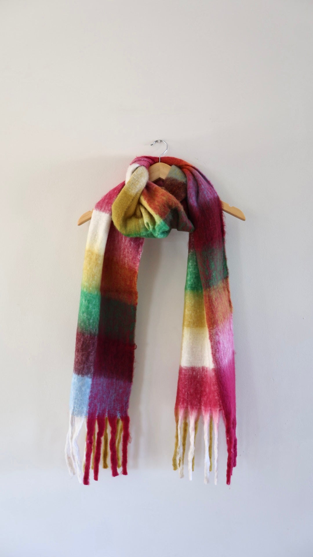 Pink White Chunky Colourful Winter Scarf – Bold, Warm & Cosy