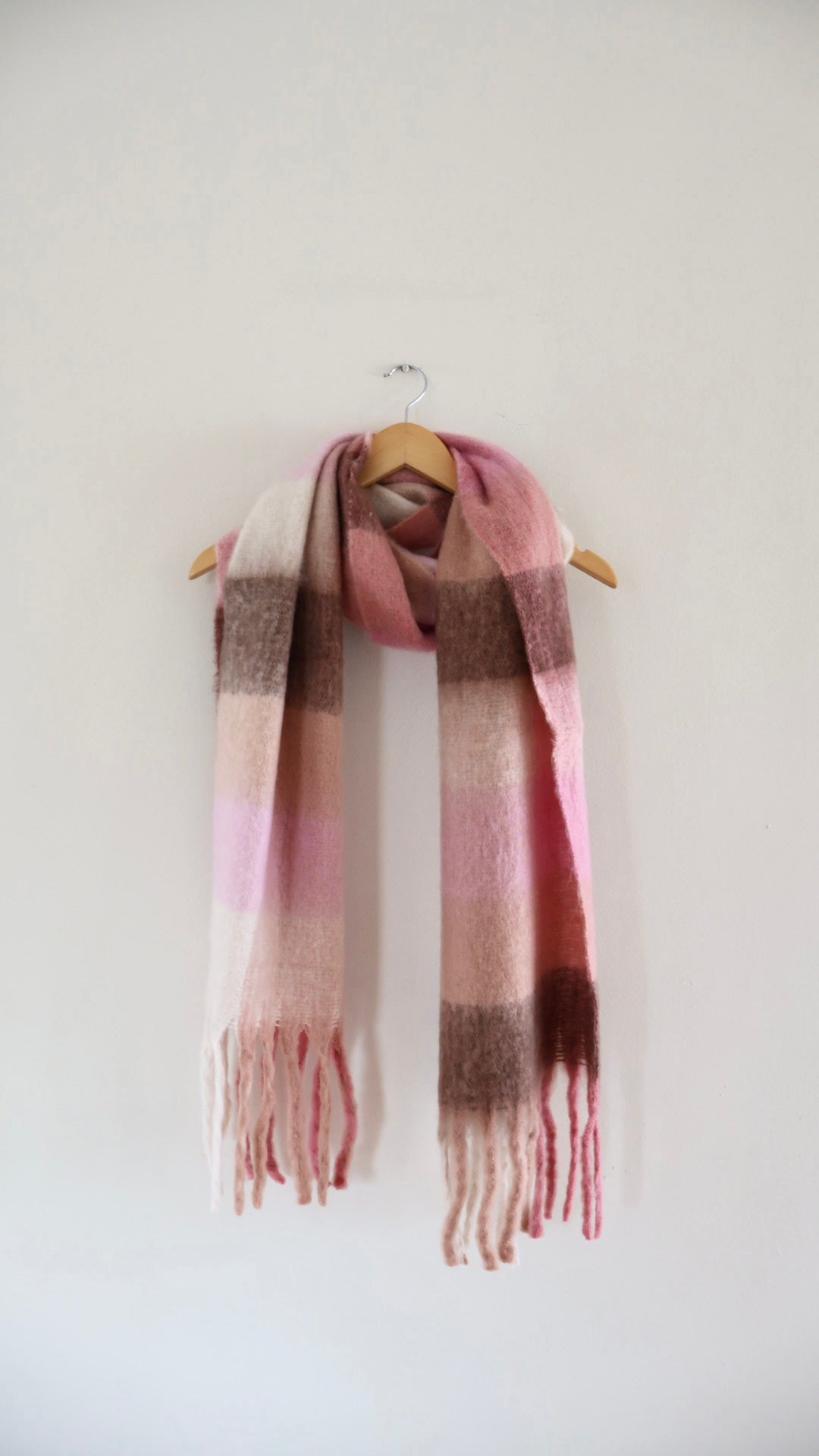 Chunky knit winter scarf in bright, colourful tones with oversized design for warmth and comfort