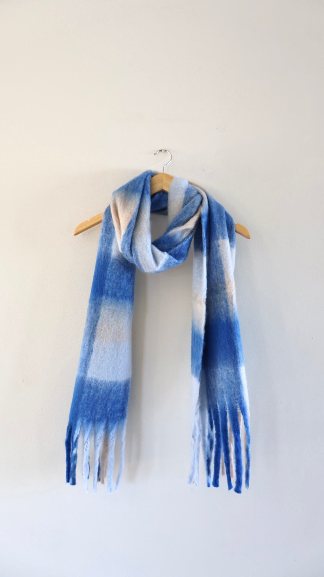Blue White Chunky Colourful Winter Scarf – Bold, Warm & Cosy
