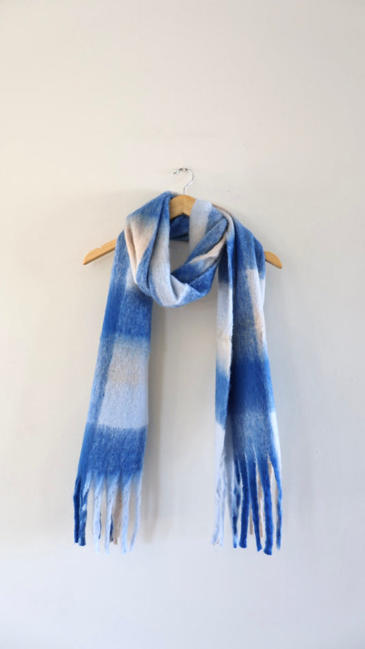 Blue White Chunky Colourful Winter Scarf – Bold, Warm & Cosy