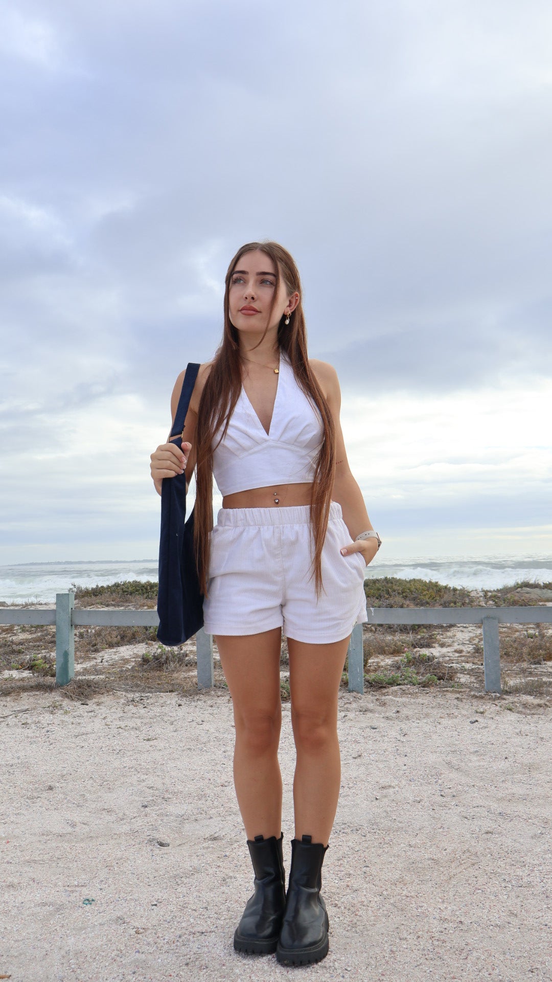 Soft women’s corduroy shorts in a mid-rise cut with side pockets and relaxed silhouette

